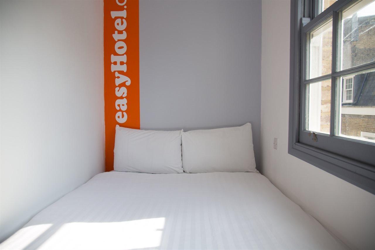 Easyhotel Victoria London Exteriör bild